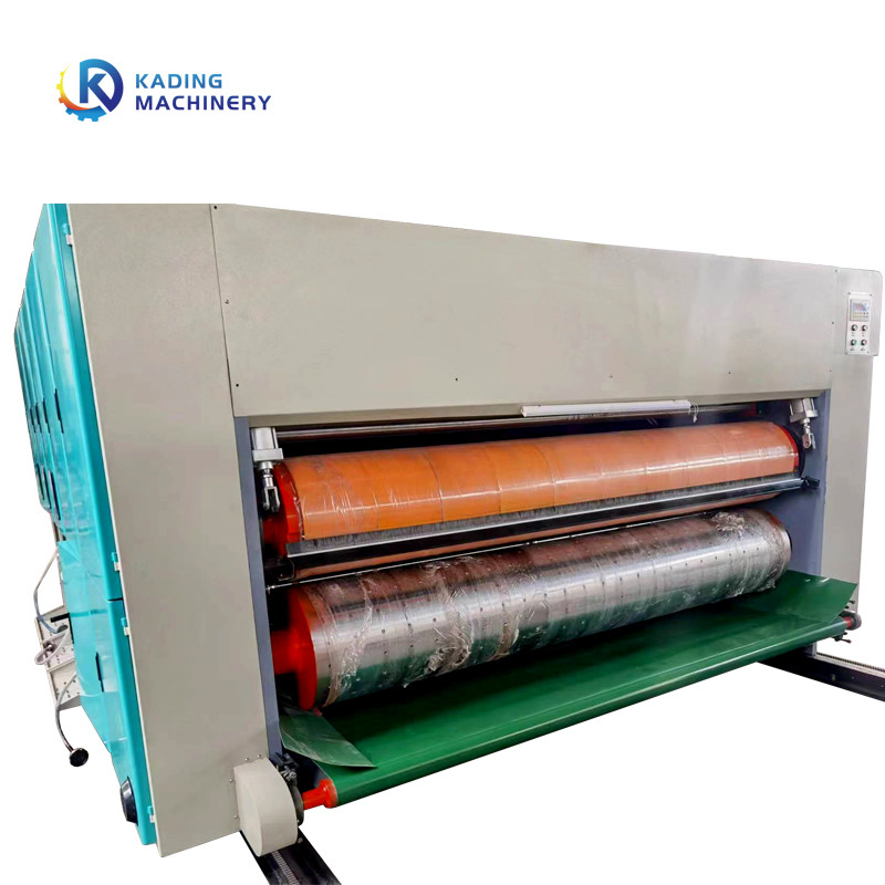Tự động hóa đầy đủ chức năng Máy cắt bế thùng carton với súng phun loại bỏ bụi để cắt giấy