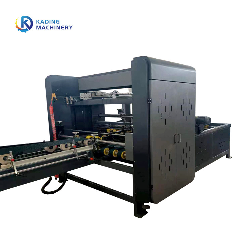 Máy dán thư mục tự động 1050 đinh / phút với bộ hút chân không cho các hộp các tông không đều